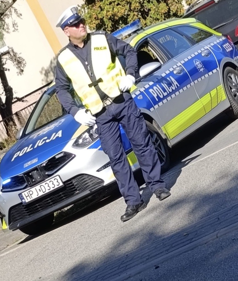 zdjęcie: policjant drogówki