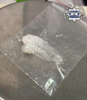 biały proszek na wadze