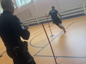 bieg po kopercie w wykonaniu ucznia