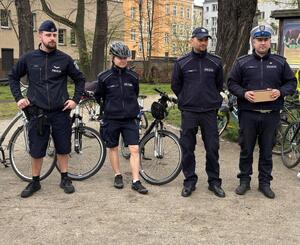 policjanci biorący udział w spotkaniu