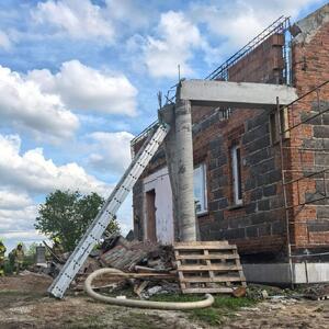 zdjęcie: ściana zawalonego budynku
