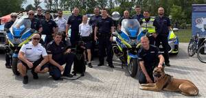 policjanci podczas spotkania