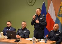 komendant Kolczyk, p[przemawiający na odprawie rocznej