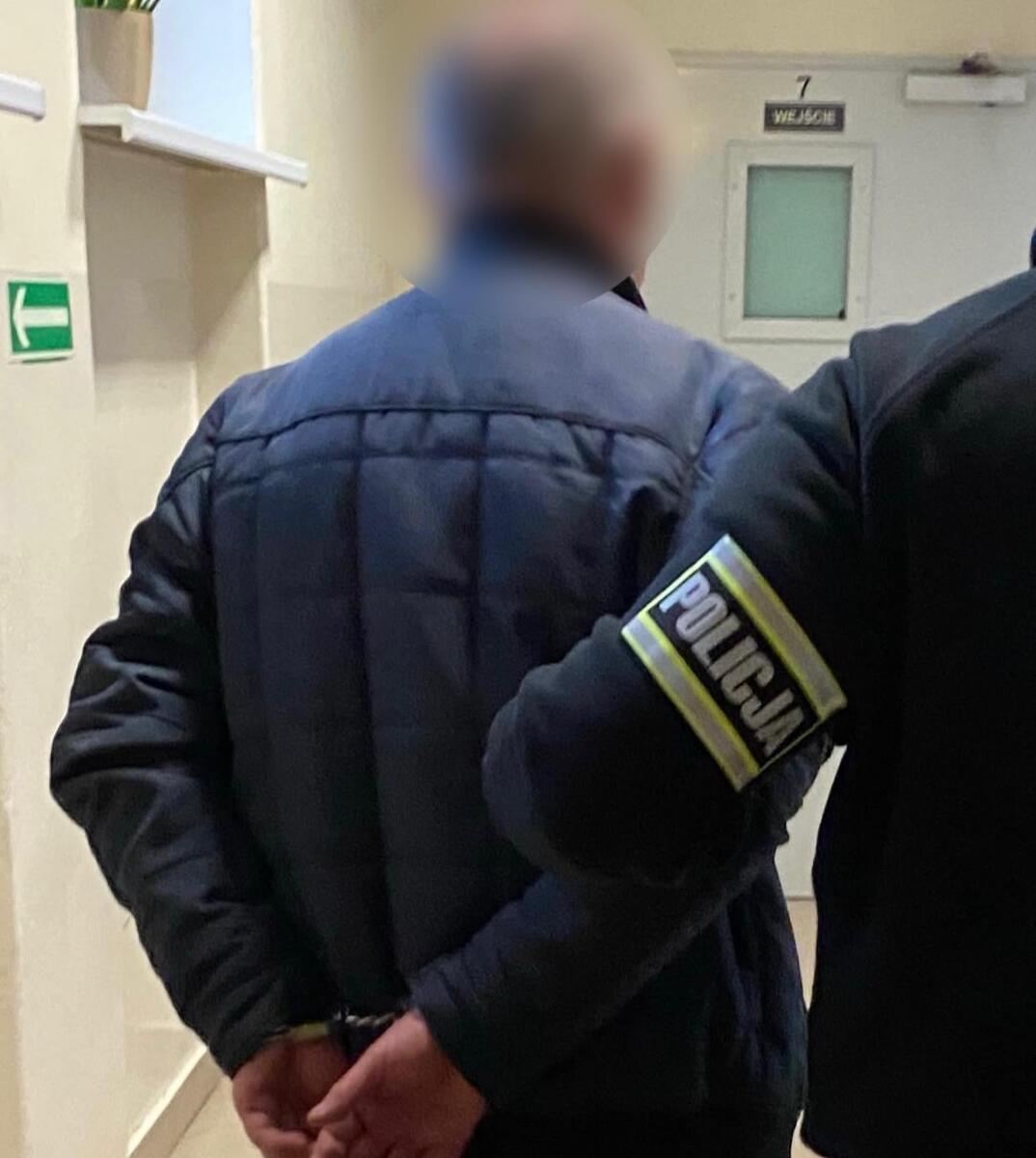 Policja w Kluczborku zatrzymała dwóch poszukiwanych mężczyzn